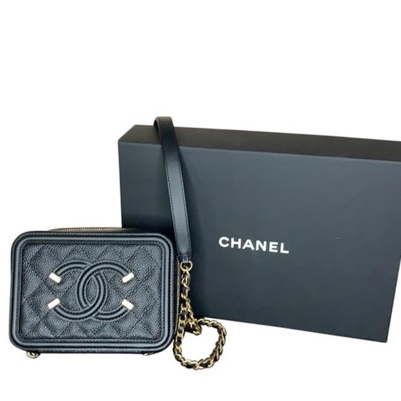 CHANEL Handbags - Chanel Vanity - black and gold